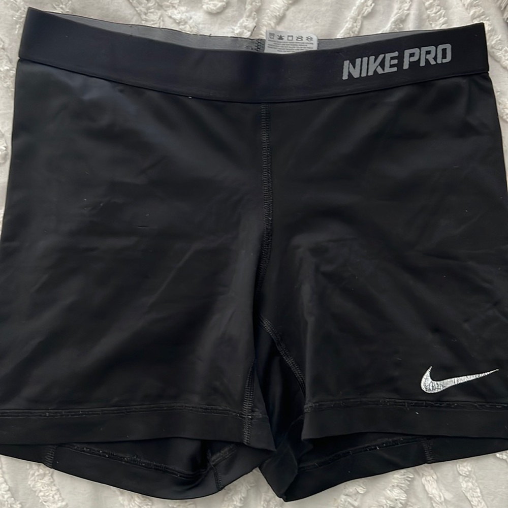 Nike pros used size medium